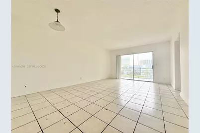 1638 Embassy Dr #312, West Palm Beach, FL 33401 - Photo 2