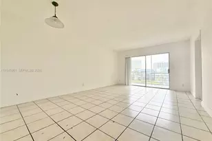 1638 Embassy Dr, West Palm Beach, FL 33401 - Photo 2