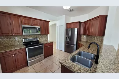 1158 NW 135th Ct, Miami, FL 33182 - Photo 4