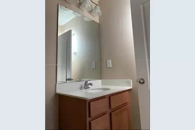 11016 Tahiti Isle Ln #11016, Other City - In The State Of Florida, FL 33647 - Photo 4