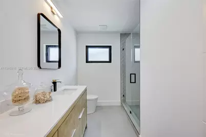 1925 NE 208th Ter, Miami, FL 33179 - Photo 18