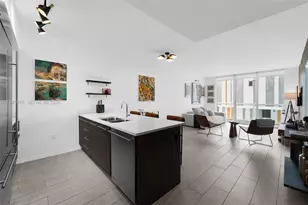 55 SE 6th St, Miami, FL 33131 - Photo 6