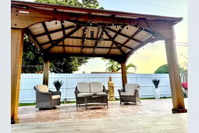 690 E 6th Pl, Hialeah, FL 33010 - Photo 12