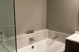 488 NE 18th St, Miami, FL 33132 - Photo 52