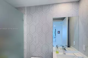 488 NE 18th St, Miami, FL 33132 - Photo 24