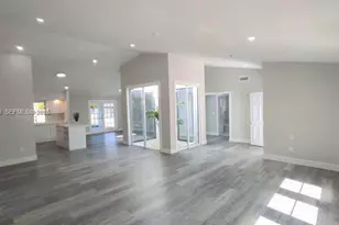 333 NE Greenbrier Ave, Port Saint Lucie, FL 34983 - Photo 2