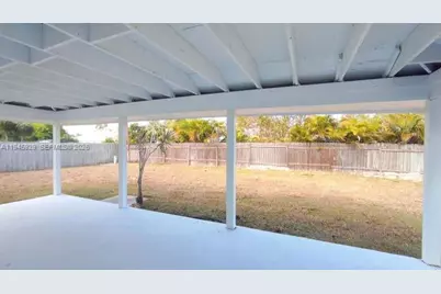 333 NE Greenbrier Ave, Port Saint Lucie, FL 34983 - Photo 12