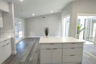 333 NE Greenbrier Ave, Port Saint Lucie, FL 34983 - Photo 10