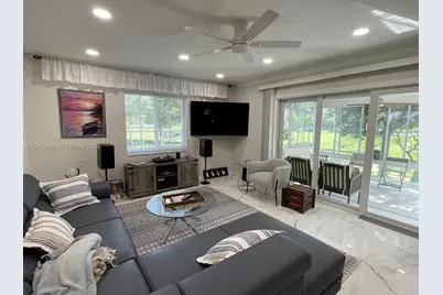 9065 Thunderbird Dr, Coral Springs, FL 33065 - Photo 12