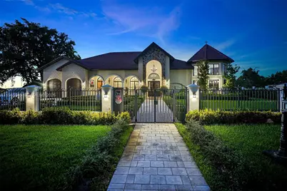 9815 SW 114th St, Miami, FL 33176 - Photo 2