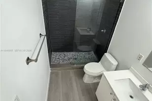 820 15th St, Miami Beach, FL 33139 - Photo 10