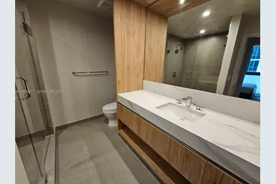 11 NE 6th St #211, Miami, FL 33132 - Photo 18