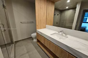 11 NE 6th St, Miami, FL 33132 - Photo 18