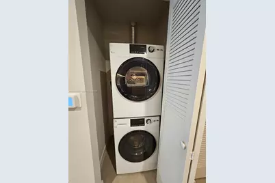 11 NE 6th St #211, Miami, FL 33132 - Photo 20