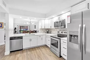 701 SW 142nd Ave, Pembroke Pines, FL 33027 - Photo 2