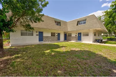 502-504 Phippen Waiters #3, Dania Beach, FL 33004 - Photo 1