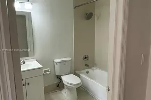 7020 NW 177th St, Hialeah, FL 33015 - Photo 46