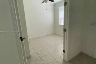 7020 NW 177th St, Hialeah, FL 33015 - Photo 4