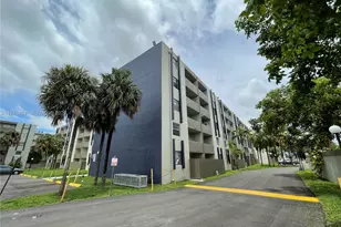 10090 NW 80th Ct, Hialeah Gardens, FL 33016 - Photo 4