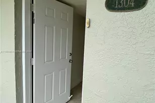 10090 NW 80th Ct, Hialeah Gardens, FL 33016 - Photo 30