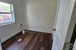 1717 NW 69th St, Miami, FL 33147 - Photo 8