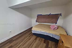 1717 NW 69th St, Miami, FL 33147 - Photo 14