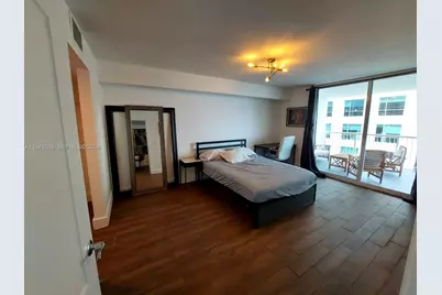 1200 Brickell Bay Dr #3708, Miami, FL 33131 - Photo 6