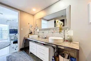 475 Brickell Ave, Miami, FL 33131 - Photo 16