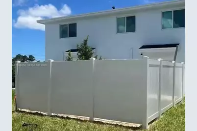 1025 NW 5th St, Florida City, FL 33034 - Photo 2