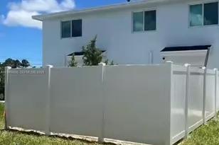 1025 NW 5th St, Florida City, FL 33034 - Photo 2