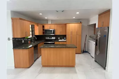 326 E 34th St, Hialeah, FL 33013 - Photo 12