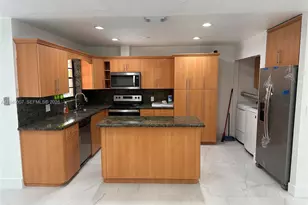 326 E 34th St, Hialeah, FL 33013 - Photo 12