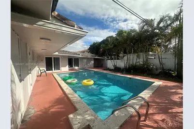 326 E 34th St, Hialeah, FL 33013 - Photo 22