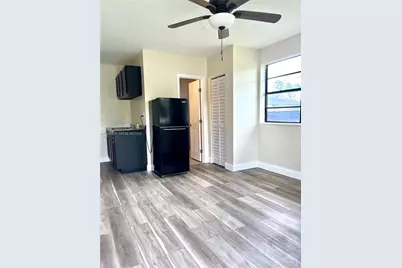 645 NW 1st St, Florida City, FL 33034 - Photo 4