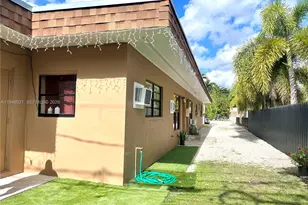 645 NW 1st St, Florida City, FL 33034 - Photo 10