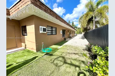 645 NW 1st St, Florida City, FL 33034 - Photo 12