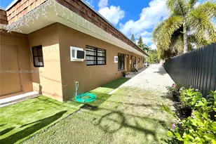 645 NW 1st St, Florida City, FL 33034 - Photo 12