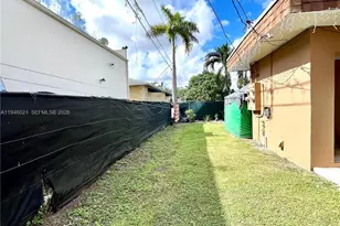 645 NW 1st St, Florida City, FL 33034 - Photo 14