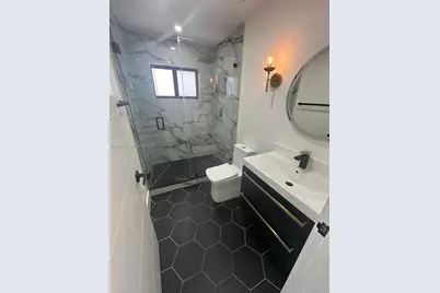 5150 E 9th Ln, Hialeah, FL 33013 - Photo 4