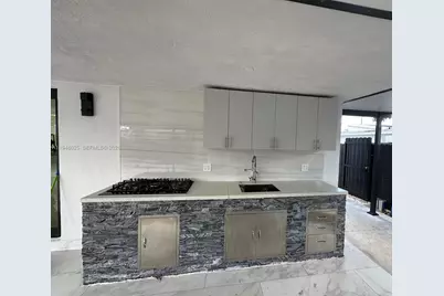 5150 E 9th Ln, Hialeah, FL 33013 - Photo 8