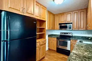 1605 Bay Rd, Miami Beach, FL 33139 - Photo 10