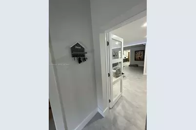 91 Glen Royal Pkwy, Miami, FL 33125 - Photo 2