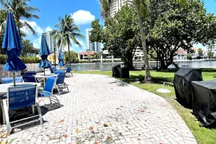 19390 Collins Ave, Sunny Isles Beach, FL 33160 - Photo 38