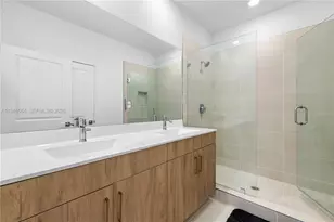 131 SW 171st Ln, Pembroke Pines, FL 33027 - Photo 36