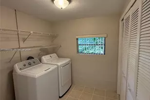 11325 NW 59th Ct, Hialeah, FL 33012 - Photo 12