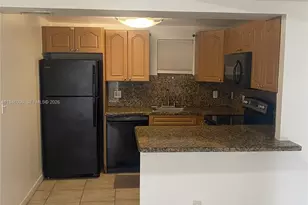 8290 Lake Dr, Doral, FL 33166 - Photo 18
