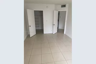 8290 Lake Dr #513, Doral, FL 33166 - Photo 10