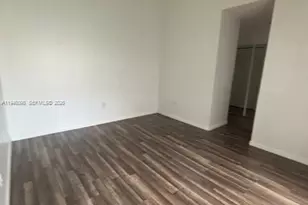 817 NE 214th Ln, Miami, FL 33179 - Photo 4