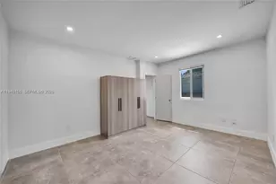 21 NE 48th St, Miami, FL 33137 - Photo 10
