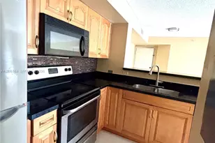 777 SW 111th Way, Pembroke Pines, FL 33025 - Photo 12